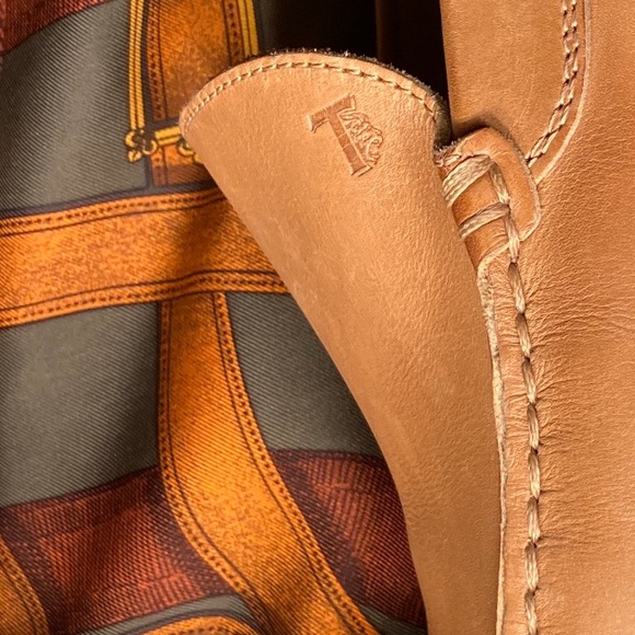 TOD’S Italy Gommino Camel/Tan Leather Driving Shoes Slip On Size 10.5 USA 10. - Picture 7 of 8